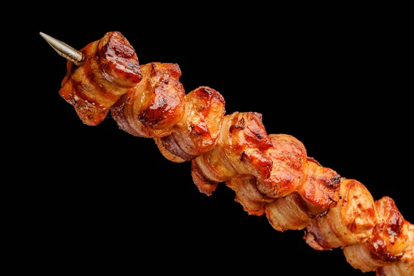 Grilla Kalkon Bröst Med Bacon Spett Svart Bakgrund Brasiliansk Gastronomi — Stockfoto