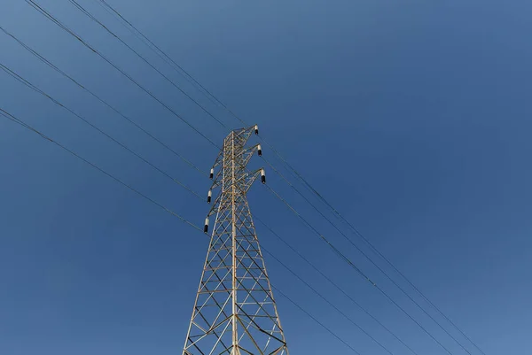 Elektrifieringstorn Med Blå Himmel — Stockfoto