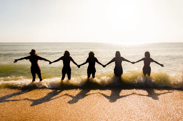 Chicas en la playa —  Fotos de Stock