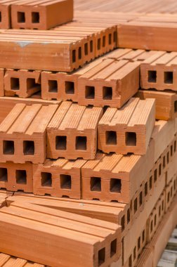 Tuğlalar yere uyumlu