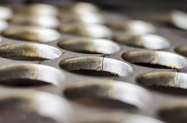 Paslanmaz çelik plaka üzerinde delik