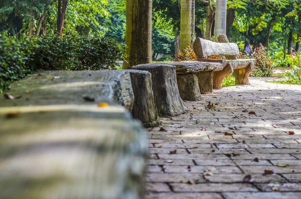 Sitzgelegenheiten aus Beton — Stockfoto