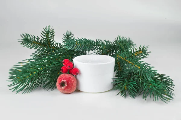 Jarra Creme Branco Com Galhos Árvore Natal Coisas Natal Vermelho — Fotografia de Stock