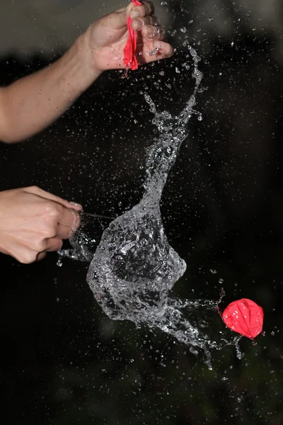 Berstender Wasserballon — Stockfoto
