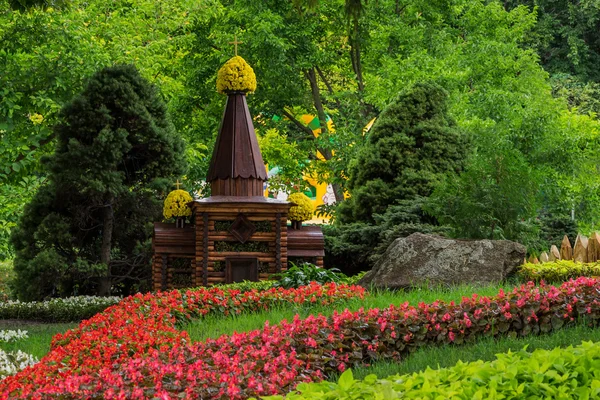 ウクライナの単一性の国家をテーマに生け花の展覧会 — ストック写真