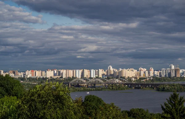 Kiev cityscape and Dnieper river, Ukraine — Stock Photo, Image