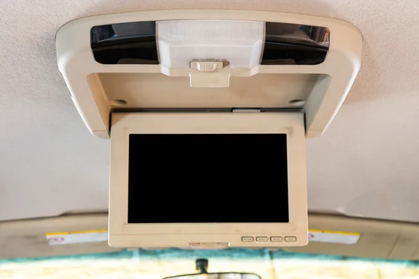 Interieur Detail der modernen Luxus-Auto-Armaturenbrett mit großem Display und Lichtschalter an der Decke. Multimediasystem Bildschirm — Stockfoto