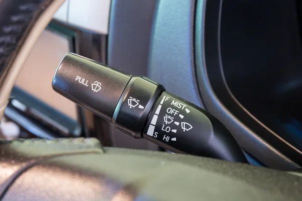 Carro Wiper alavanca interruptor de controle remo no volante interior detalhe — Fotografia de Stock