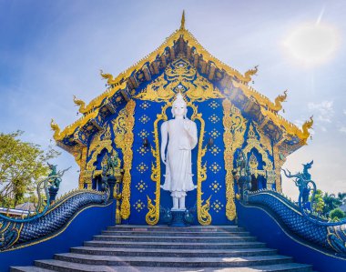 Wat Rong Seur Ten veya Blue Temple, Tayland 'ın başkenti Chiang Rai' de yer alan bir tapınaktır..
