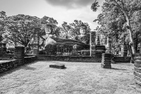 Ориентир Изображения Будды Сделан Древних Кирпичей Историческом Парке Кампхенг Пхет — стоковое фото