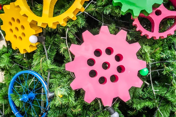 Full Color Gears Decorated Christmas Tree Symbolize New Year Transformation — Stock Photo, Image