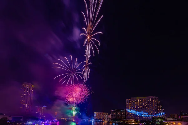 Fireworks Celebrate New Year Chao Phraya River Bangkok Thailand — Stock Photo, Image