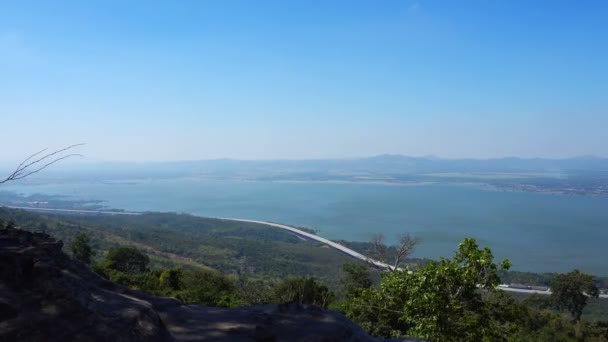 Landschap Van Bergen Reservoirs Voor Elektriciteitsopwekking Verbruik Lam Takhong Sikhio — Stockvideo