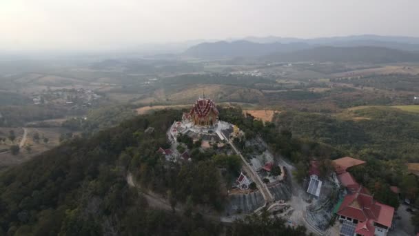 Τοπίο Του Wat Phu Hai Long Στο Βουνό Ηλιοβασίλεμα Και — Αρχείο Βίντεο