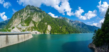 Kurobe Barajı Panorama, Japonya 'nın Toyama Bölgesi' nde yer alan Tateyama, Tateyama, Nakaniikawa bölgesinde yer alan ünlü ve güzel bir barajdır.