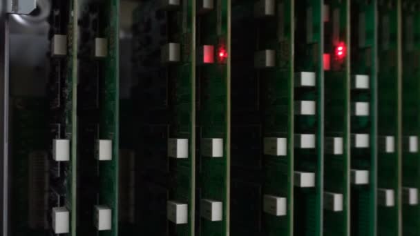 Płyta Główna Pabx Lampką Błyskową Wskazującą Stan Połączenia Cyfrowego — Wideo stockowe