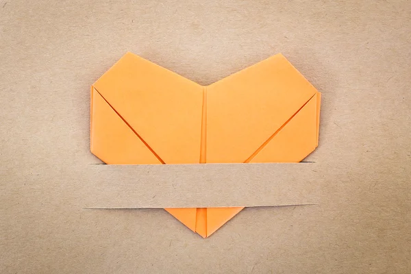 Corazón naranja de papel, tarjeta del amor, postal del amor — Foto de Stock