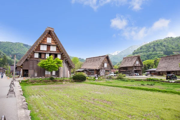 Village historique japonais - Shirakawago au printemps — Photo