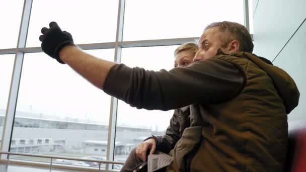 Happy couple or family taking selfie self-portrait — Stock Video