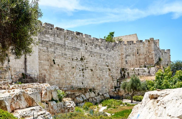 Kudüs'ün eski şehri duvarına — Stok fotoğraf