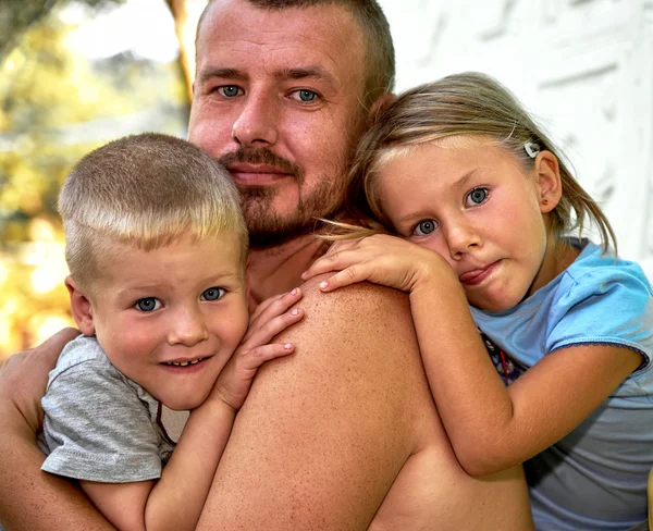 Familia feliz —  Fotos de Stock