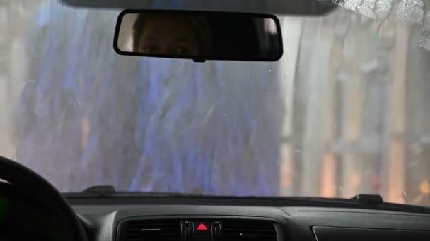 Automatisk Car Wash vy från insidan. — Stockvideo