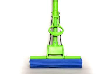 Mavi mikrofiber kumaşlı yeşil MOP yakın plan beyaz arka planda izole edildi. Ev temizliği ve yer temizliği için birinci şahıs görüntüsü. Ev malzemeleri. Arazi temizliği kavramı. Boşluğu kopyala