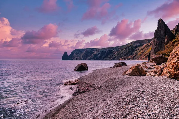 Verbazingwekkend Landschap Aan Kust Van Blauwe Oceaan Bij Helder Zonnig — Stockfoto