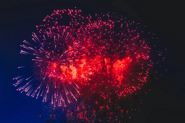 Fuochi Artificio Natalizi Con Scintille Stelle Colorate Nebulosa Luminosa Sull — Foto Stock