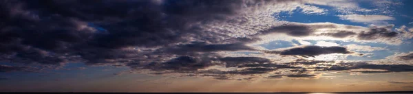 Schöner Blauer Himmel Und Wolken Natürlichen Hintergrund Abstrakte Natur Atmosphäre — Stockfoto