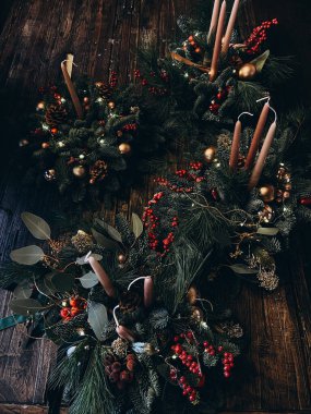 Mumlu Noel ağacı kompozisyonları