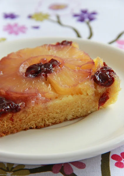 Upside down pineapple cake with cherries — Stock Photo, Image