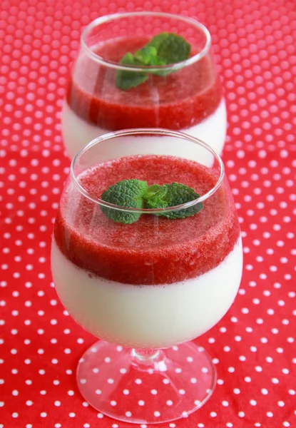 Panna cotta with strawberry jelly — Stock Photo, Image