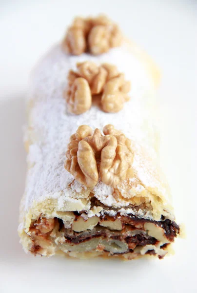 Strudel med chokolade og valnødder - Stock-foto