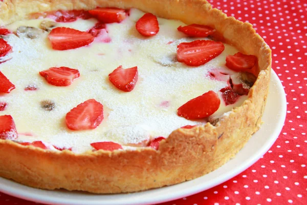 Strawberry tart with sour cream — Stock Photo, Image