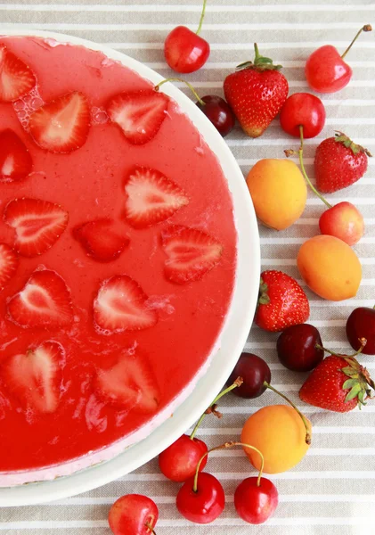 jöle ile çilek Mus kek