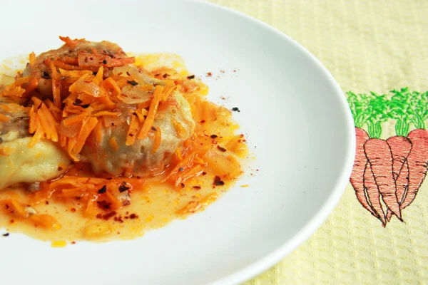 Gruzinchiki con carne picada y zanahoria — Foto de Stock