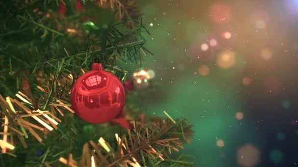 Vánoční stromeček zblízka s krásnou světel a ornamenty