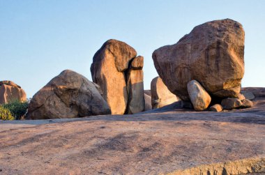 Hampi Karnataka Hindistan 'da doğal peyzaj ve kaya deseni