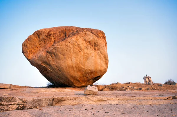 Doğal kaya deseni ya da Hampi Karnataka Hindistan 'da daha cesur.