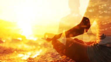 Enerjiyi gevşet. Parlak parçacıklardan oluşan bir akım. Parlak parçacıklardan oluşan bir akım. Işık efektleri hareket ediyor ve soyut tarzda esnek çizgiler çiziyor. kar enerjisi meditasyonu
