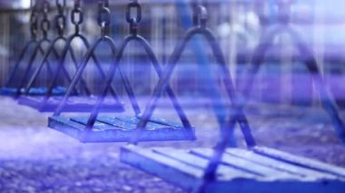 Enerjiyi gevşet. Parlak parçacıklardan oluşan bir akım. Parlak parçacıklardan oluşan bir akım. Işık efektleri hareket ediyor ve soyut tarzda esnek çizgiler çiziyor. kar enerjisi meditasyonu