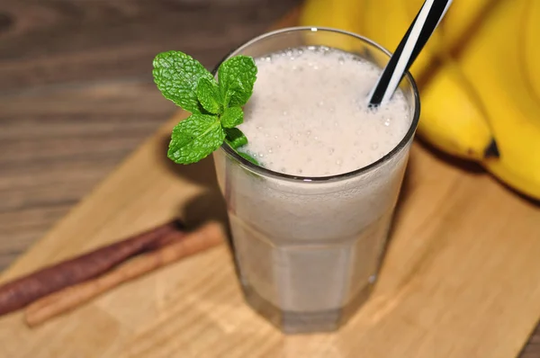 Preparar Batido Plátano Con Canela Menta — Foto de Stock