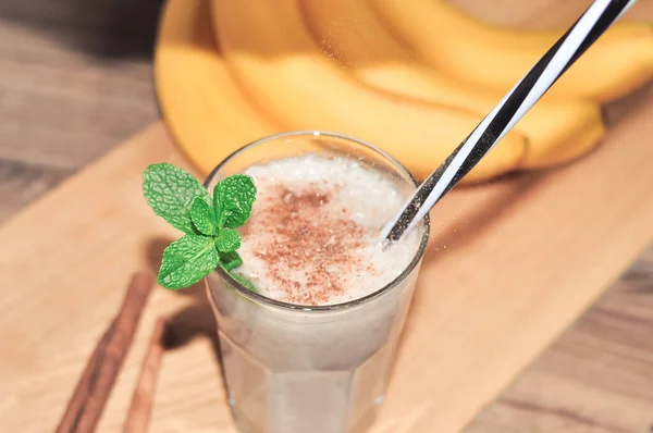 Preparar Batido Plátano Con Canela Menta — Foto de Stock