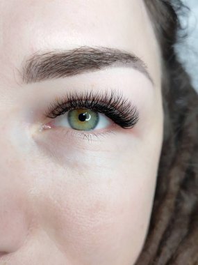 Güzellik salonu makro göz üst görünümü kırbaç uzantıları 