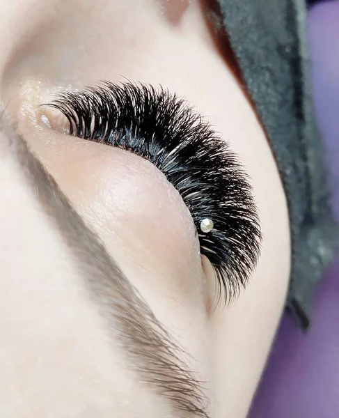 Lash Extensions Makroauge mit Strass Draufsicht — Stockfoto