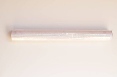 Plastik ince ve temiz beyaz arkaplanı sar 