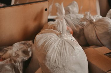 Çöp torbası, giysi ve taşınma ve taşınma için eşyalar. 