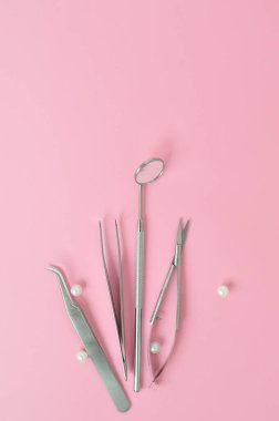 Güzellik salonunda kirpik eklentisi için ekipman 