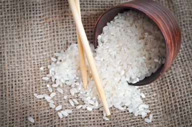 Mısır gevreği hasadında yuvarlak pirinç 